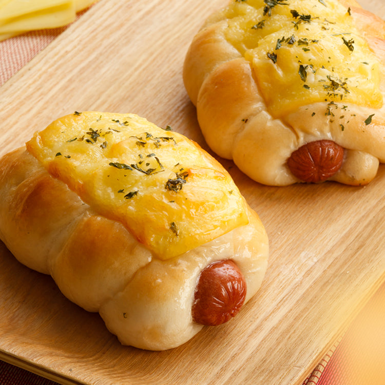 Cheesy Sausage Roll